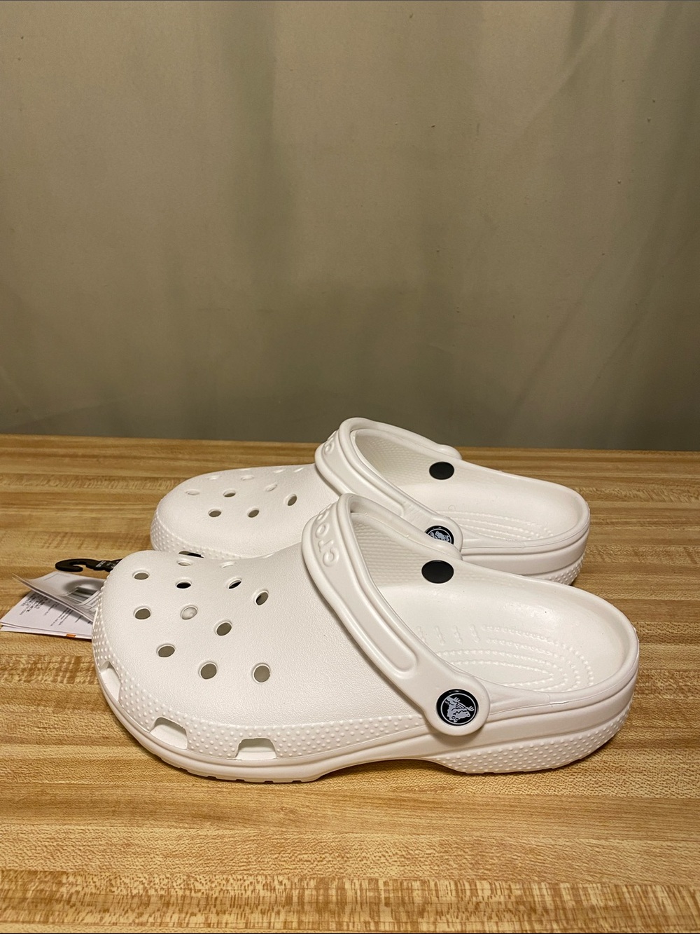 NEW Crocs White Classic Clogs Unisex Women’s 7/ Mens 5 NWT
